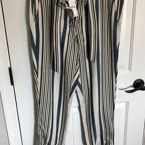 Women’s LOFT striped pants Sz 8 NWT